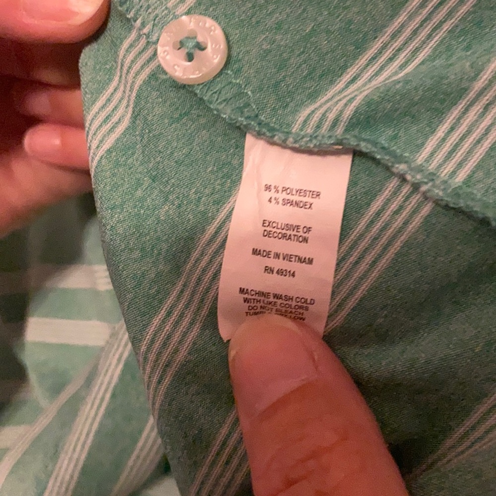 Green and white striped polo, like new, medium - Picture 4 of 4
